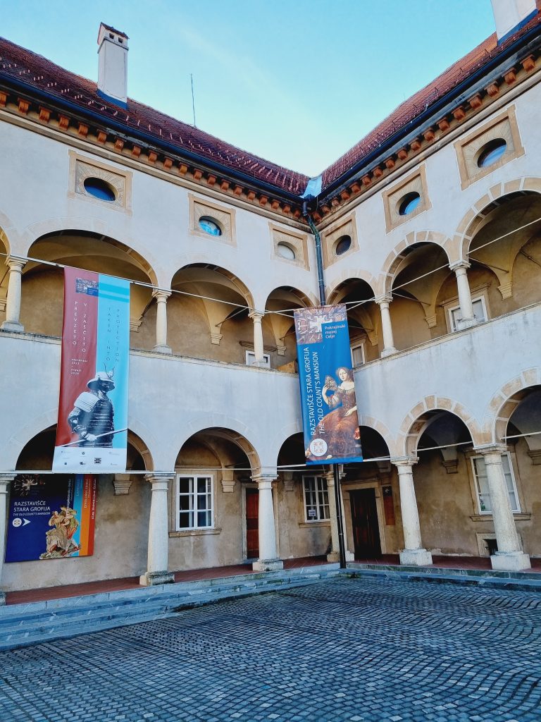 Dvorec Stara grofija